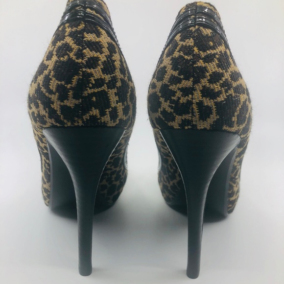 Leopard Print Peep-Toe Me Too Heels - Picture 4 of 7